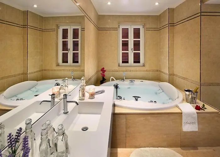 Aristotelio Boutique 4*